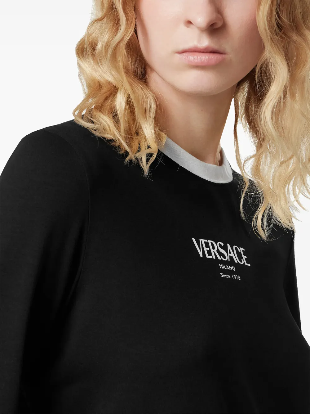 Versace T-shirt met logodetail en lange mouwen Zwart