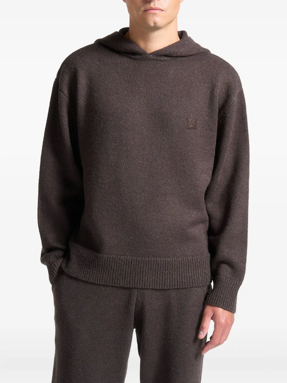 Manière De Voir Hoodie met logopatch Bruin