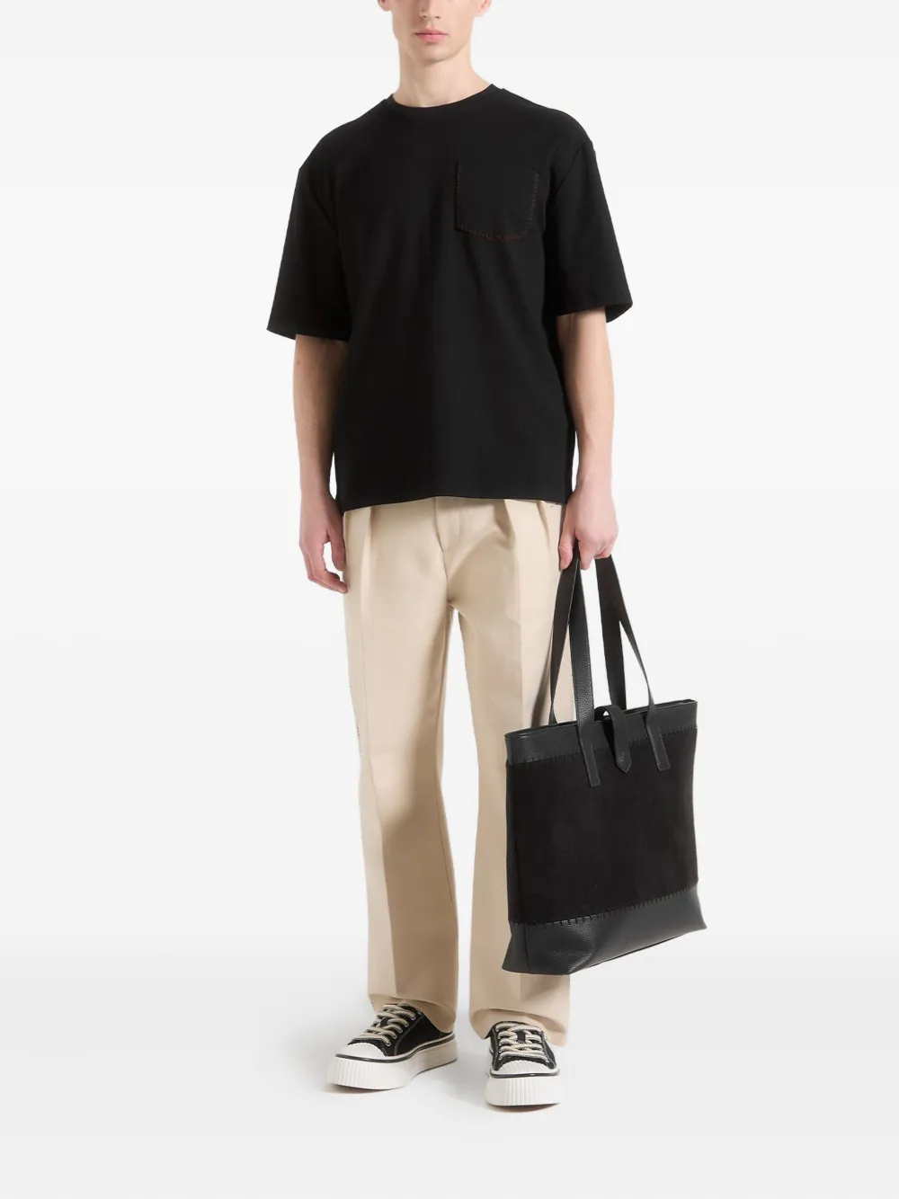 Manière De Voir whipstitch-pocket T-shirt - Zwart