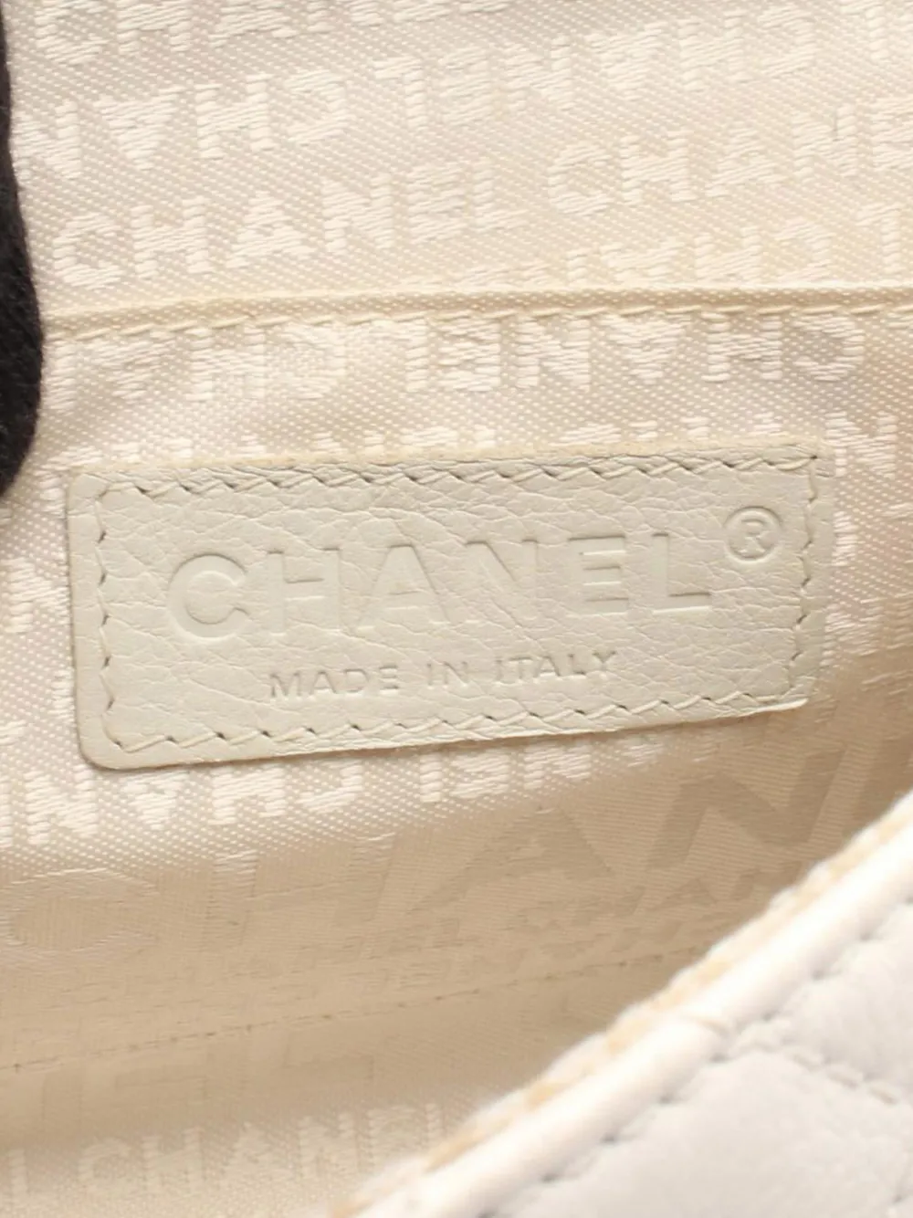 CHANEL Pre-owned 2003-2004 Cc Quilted Lambskin Turn Lock Flap Bag Shoulder Bag In White