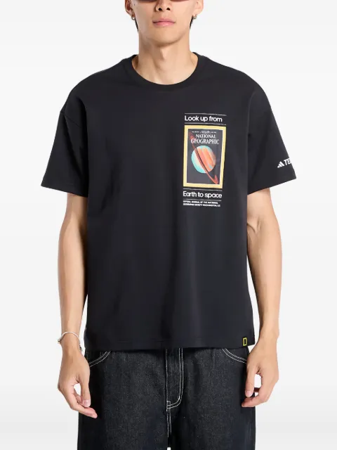 adidas T-Shirt mit grafischem Print