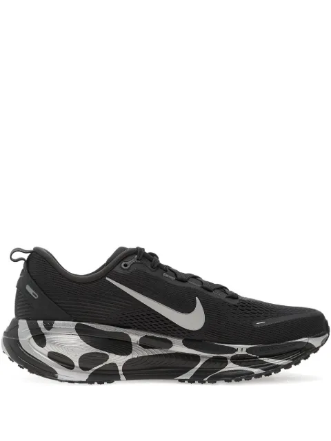 Nike Vomero 18 swoosh sneakers