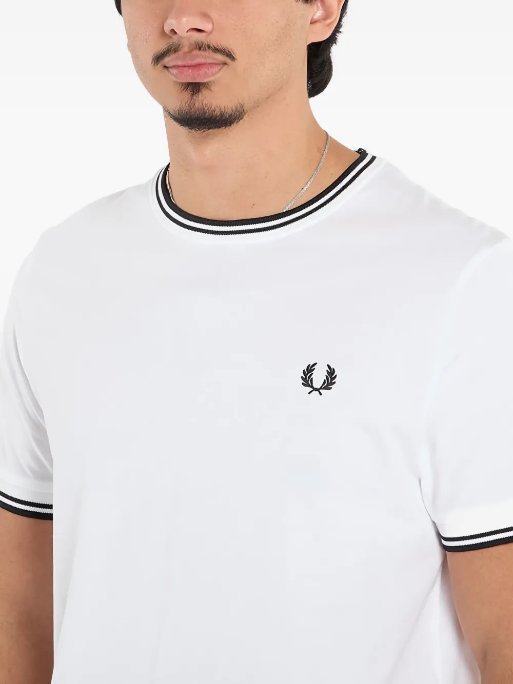 Fred Perry Katoenen T-shirt met gestreepte hals Wit