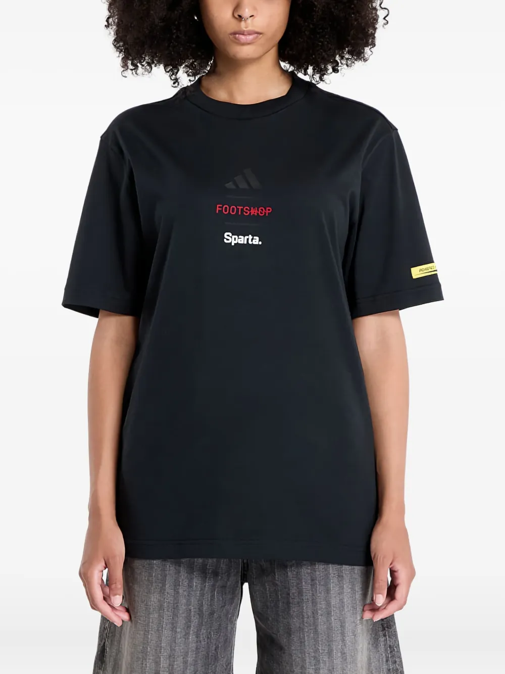 adidas Crest Sparta T-Shirt Zwart