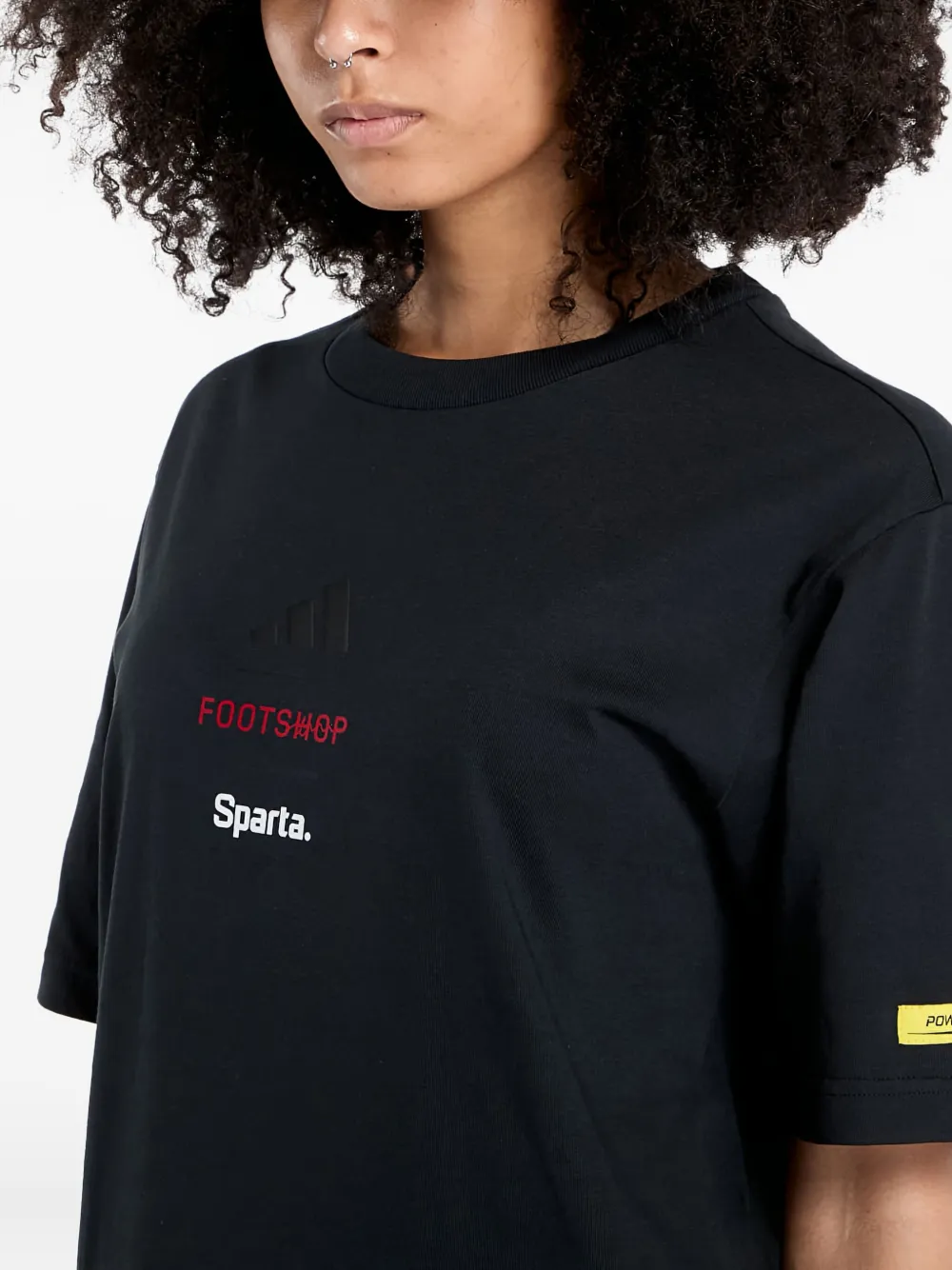 adidas Crest Sparta T-Shirt Zwart