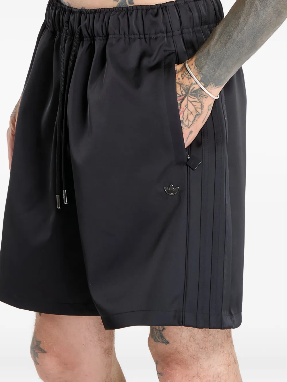 Adidas サテン ショートパンツ | ブラック | FARFETCH JP
