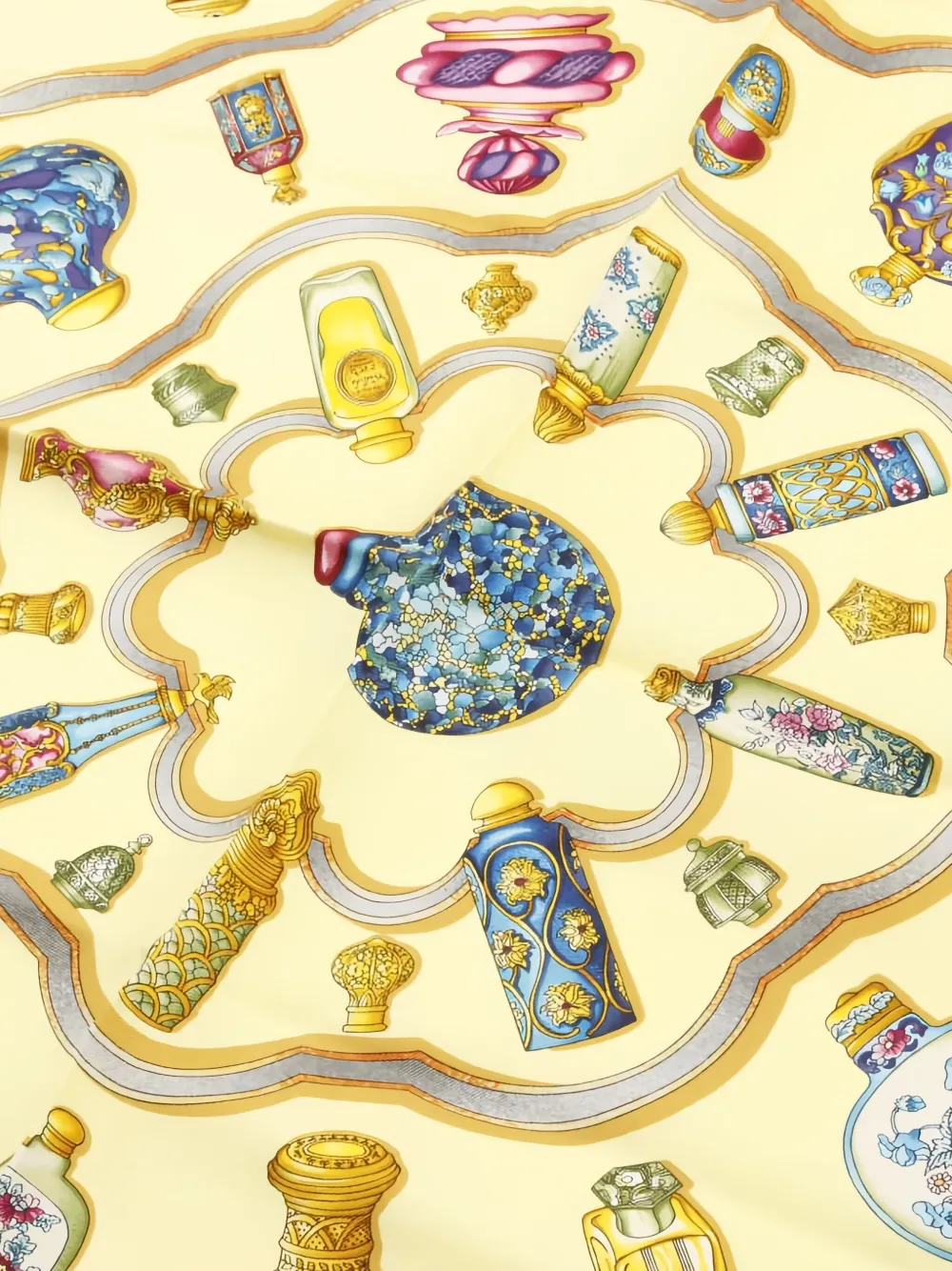 Hermès Pre-Owned 2010s 90 Qu'Importe le flacon scarf | Image 2