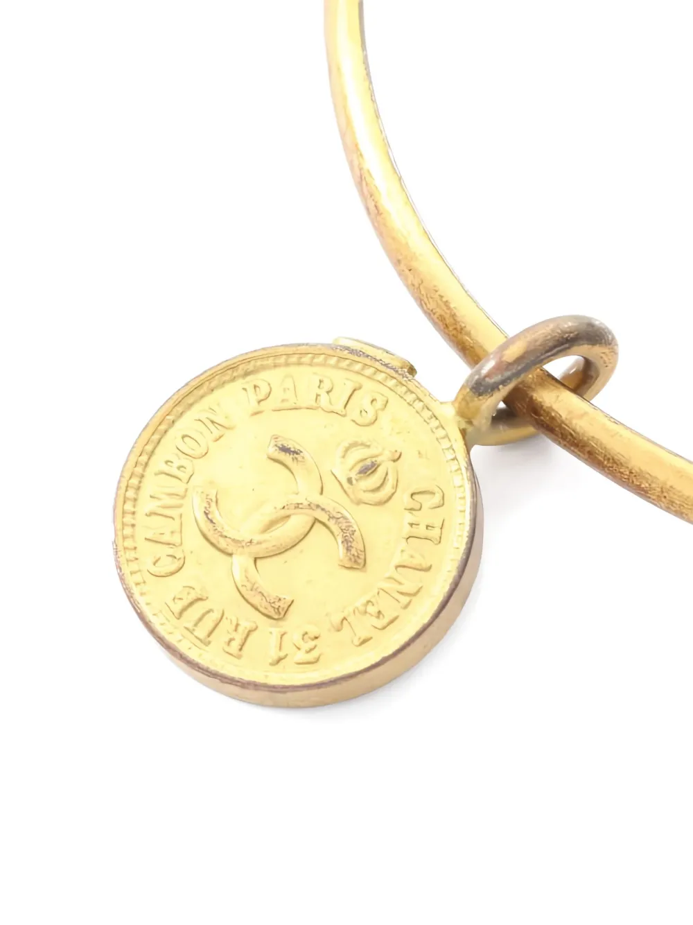 CHANEL Pre-Owned 1986-1988 Coco Mark bangle - ゴールドトーン CHANEL Pre-Owned 1986-1988 Coco Mark bangle - ゴールドトーン