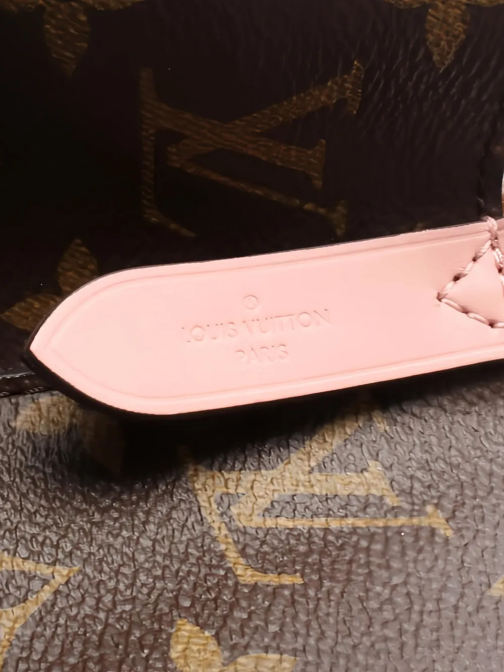 Pre-owned Louis Vuitton 2017 Monogram Neo Noe Shoulder Bag In Brown