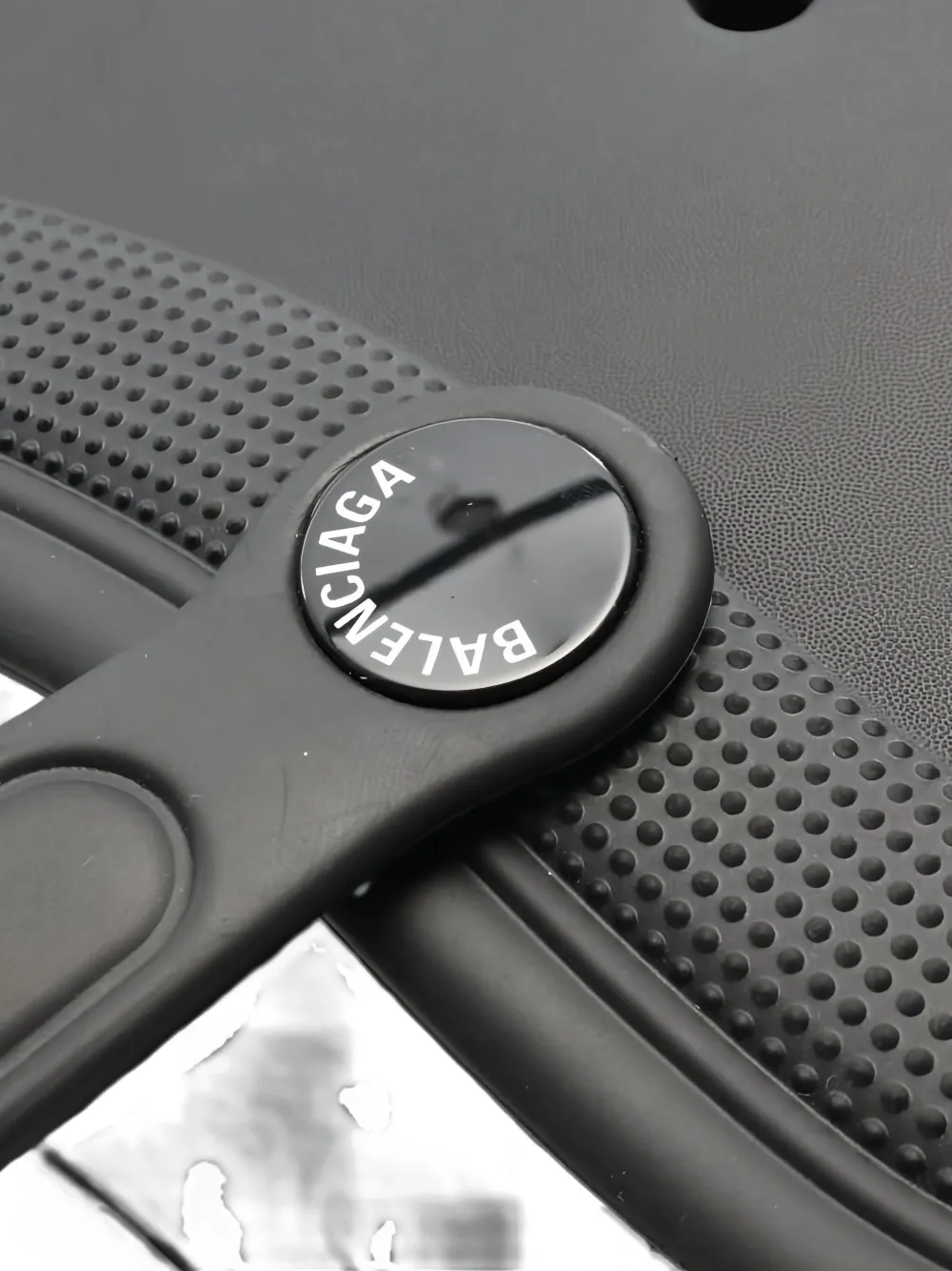 BALENCIAGA Pre-owned 2010's X Crocs Large Tote Bag In Black