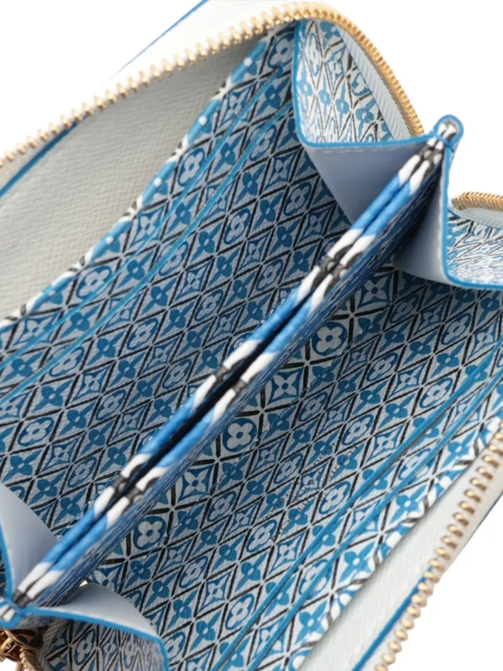 LOUIS VUITTON Pre-owned 2021-2025 Monogram Giant By The Pool Zippy Purse Coin Pouch In White