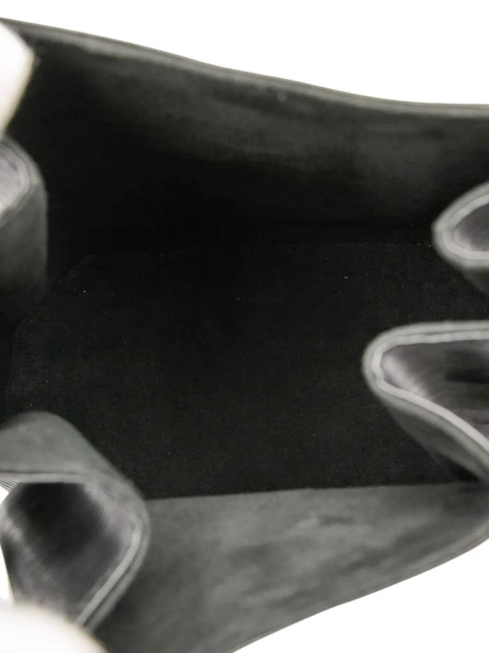 Pre-owned Louis Vuitton 1995 Epi Sac D Epaule Pm Bucket Bag In Black