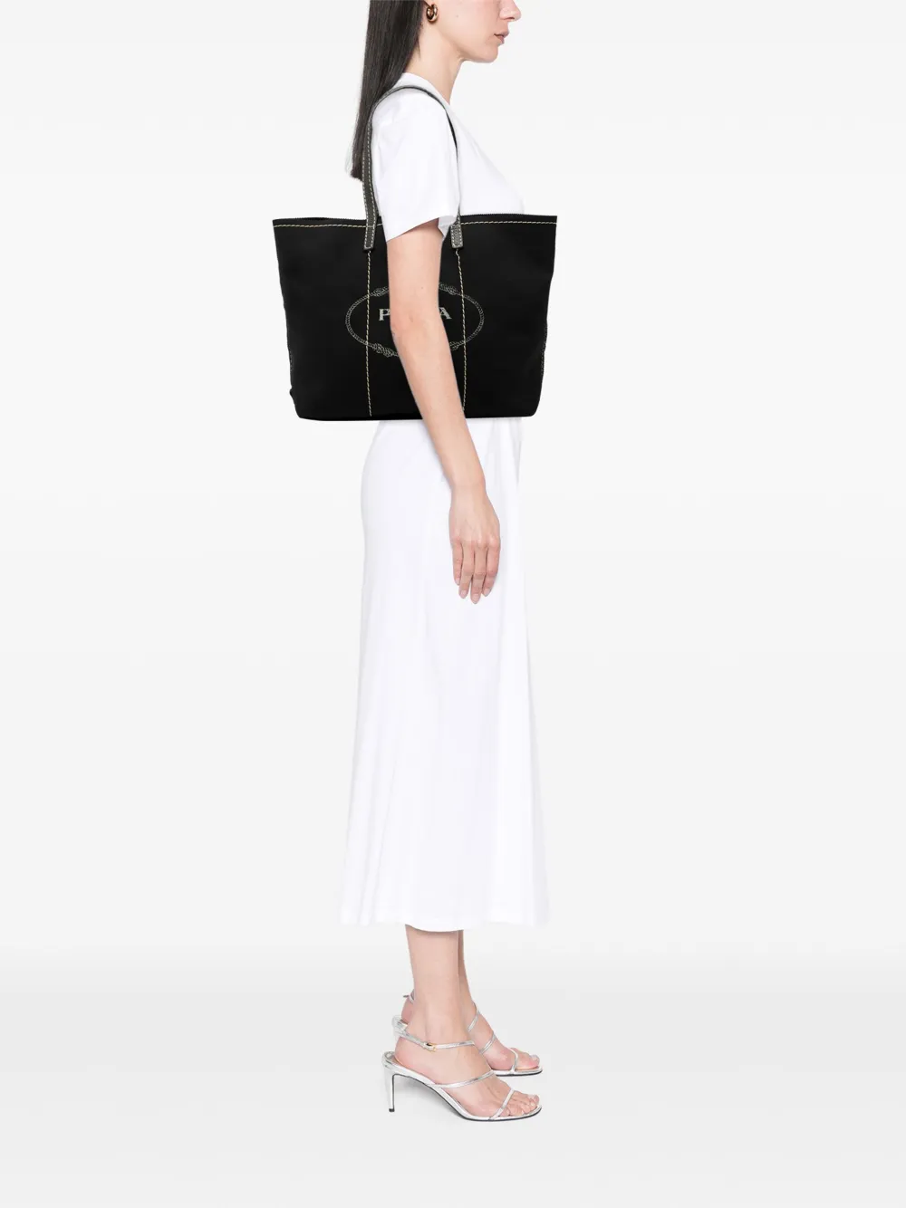 Prada Pre-Owned totebag i neopren med logotyp från 2000-2020 | Pre-Owned | Image 2