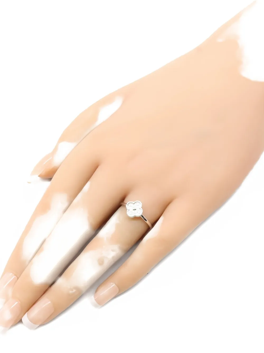 VAN CLEEF & ARPELS Pre-owned 2010's 18k White Gold Diamond Sweet Alhambra Ring In Silver