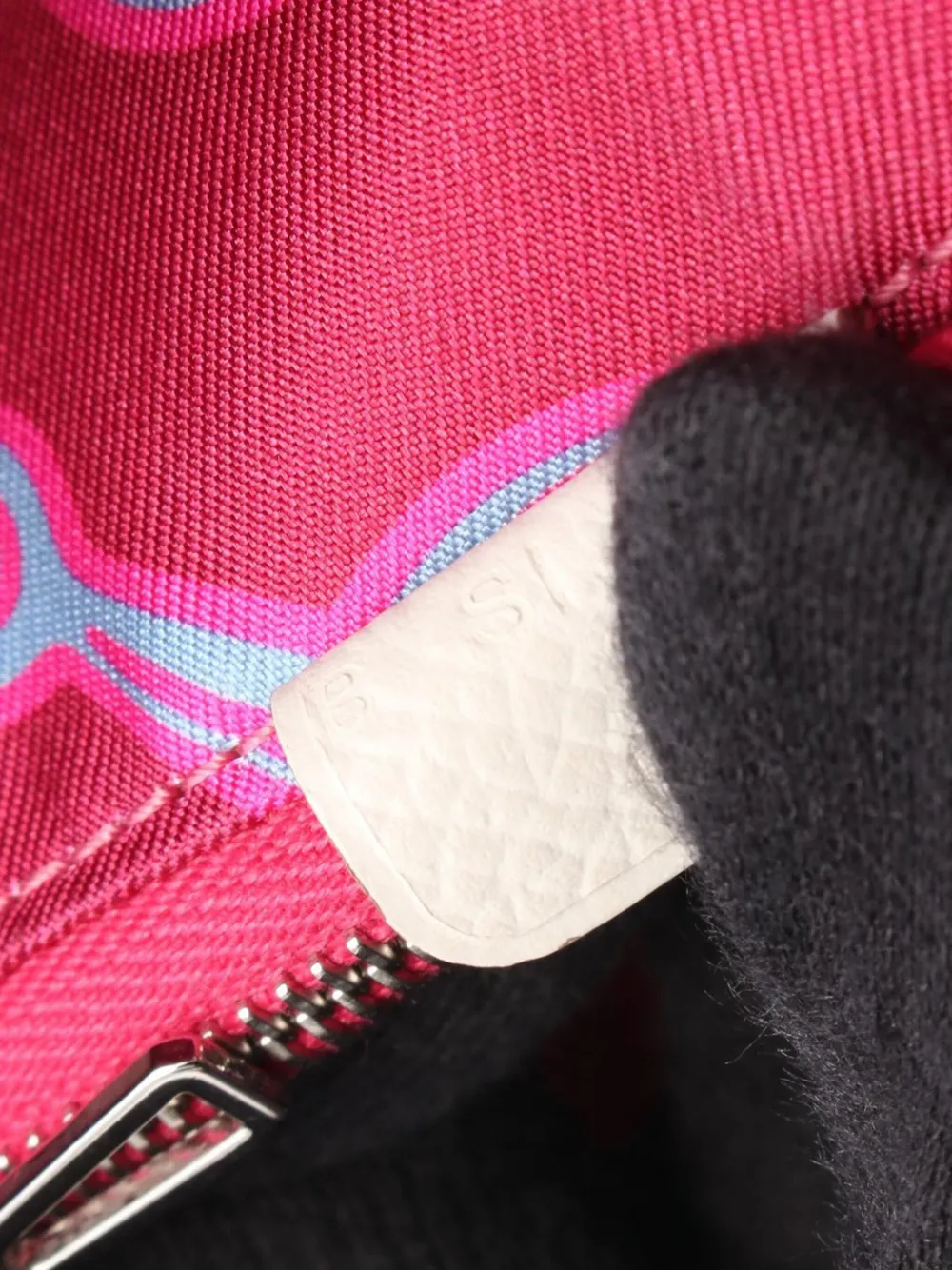 Pre-owned Hermes 2023 Epsom Azap Silk'in Round Wallet Small Wallets In White