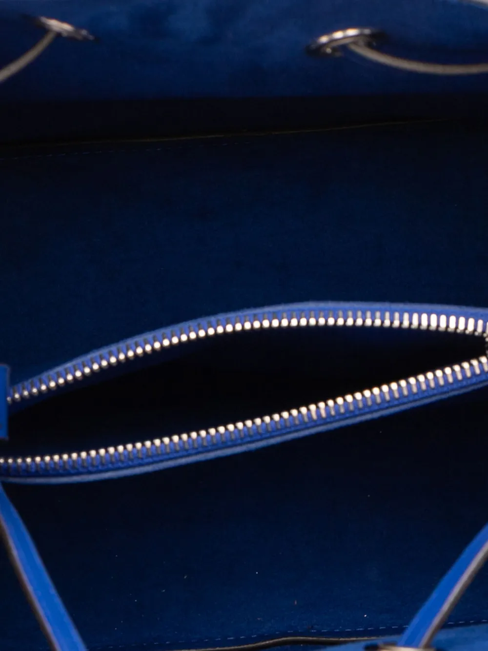 루이 비통 프리오운드 2000-2025 에피 네오노에 MM 버킷 백 75SIIUVNEY2SKN0K