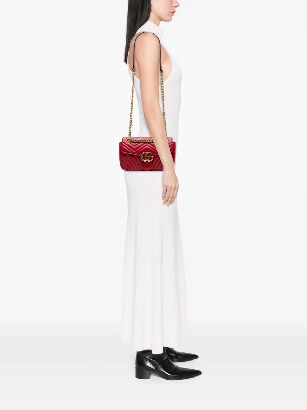 Pre-owned Gucci 2016-2025 Medium Gg Marmont Matelasse Leather Shoulder Bag In Red