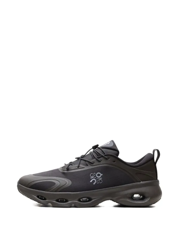 On x LOEWE 'Cloudsolo' スニーカー | ブラック | FARFETCH JP