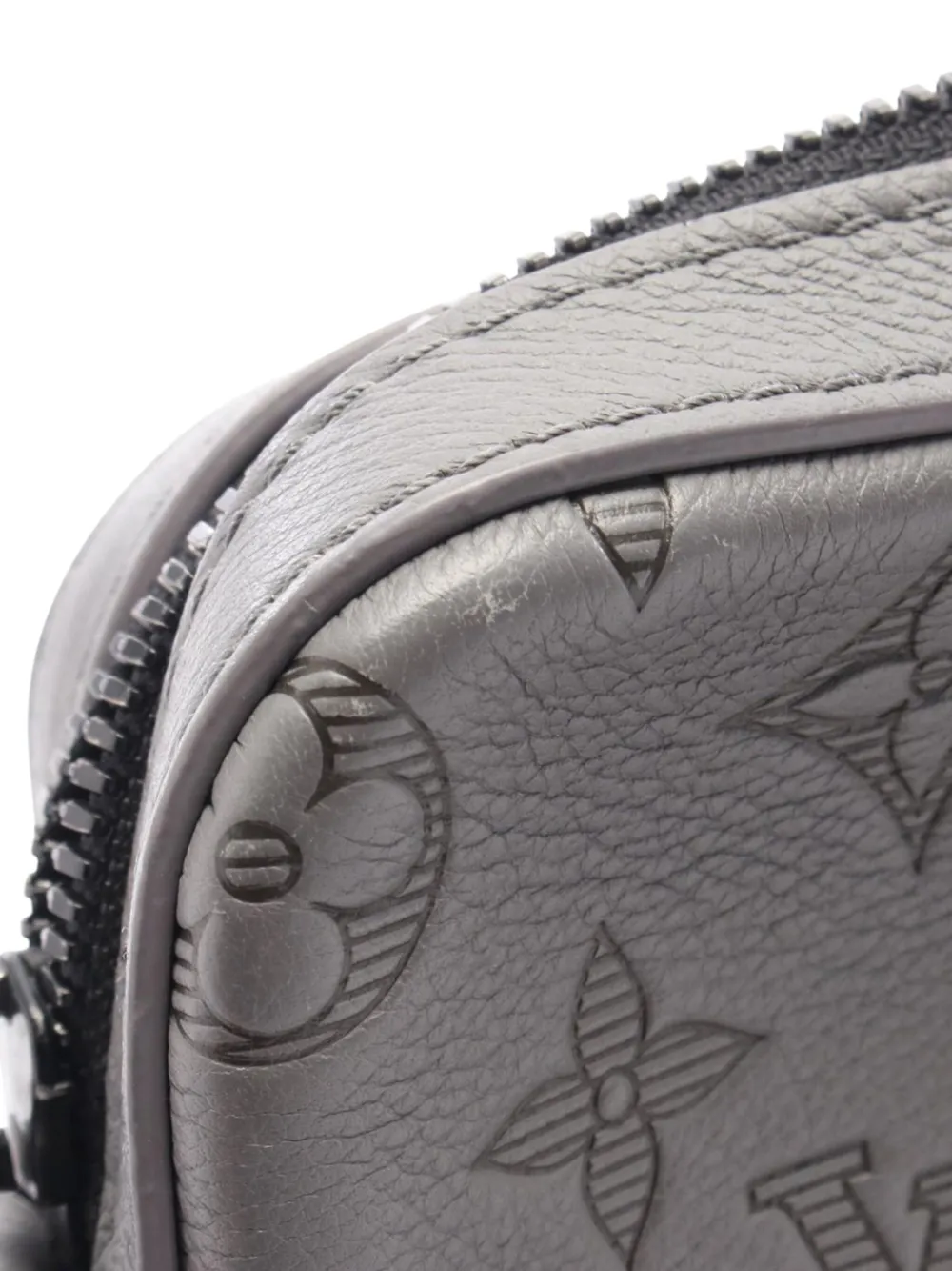 Louis Vuitton Pre-Owned 2021-2025 Monogram Shadow Trio Kuriertasche | Pre-owned & Archive | Image 2