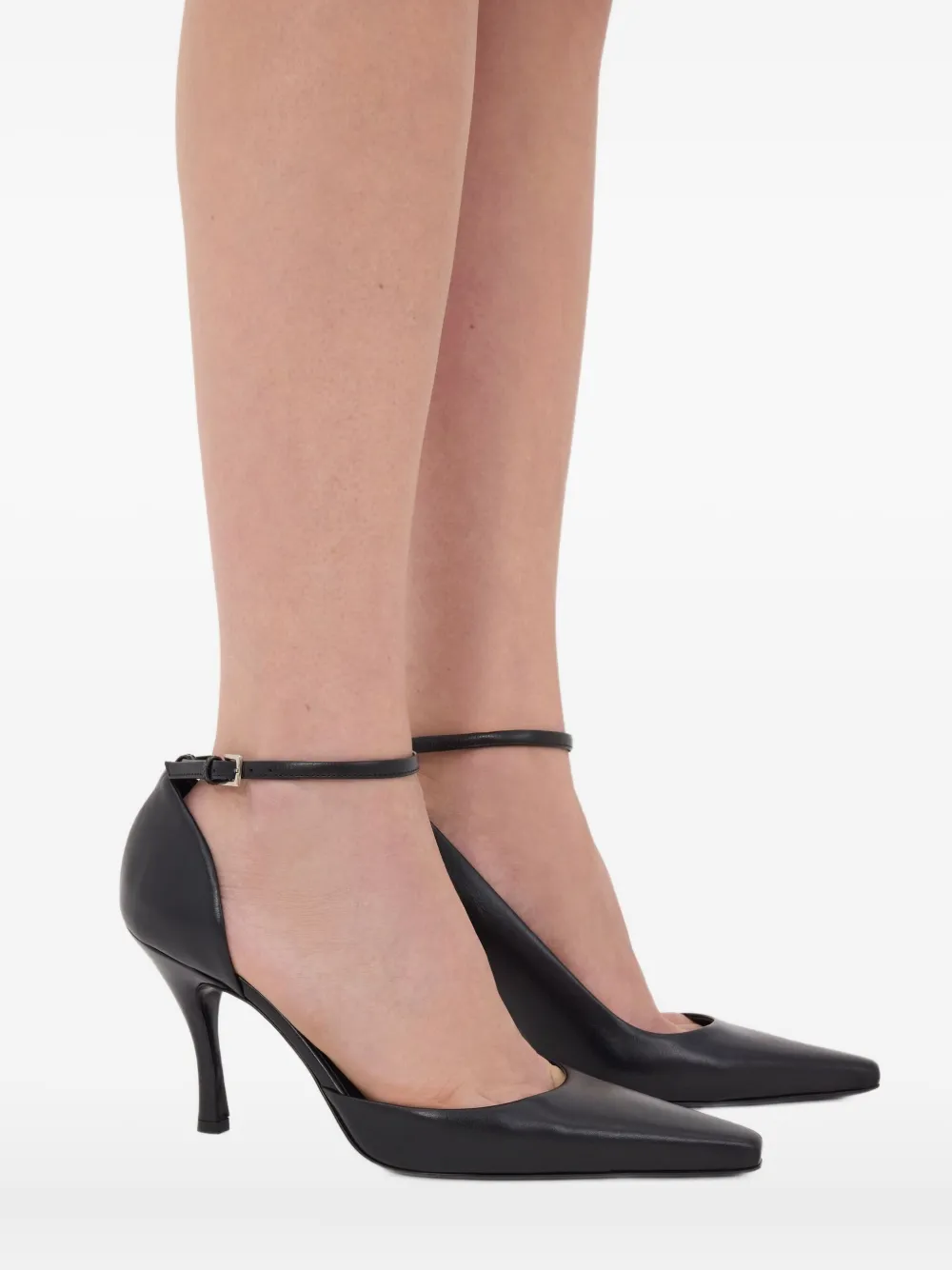LouLou de Saison 85 mm Carllas pumps met asymmetrisch enkelbandje Zwart