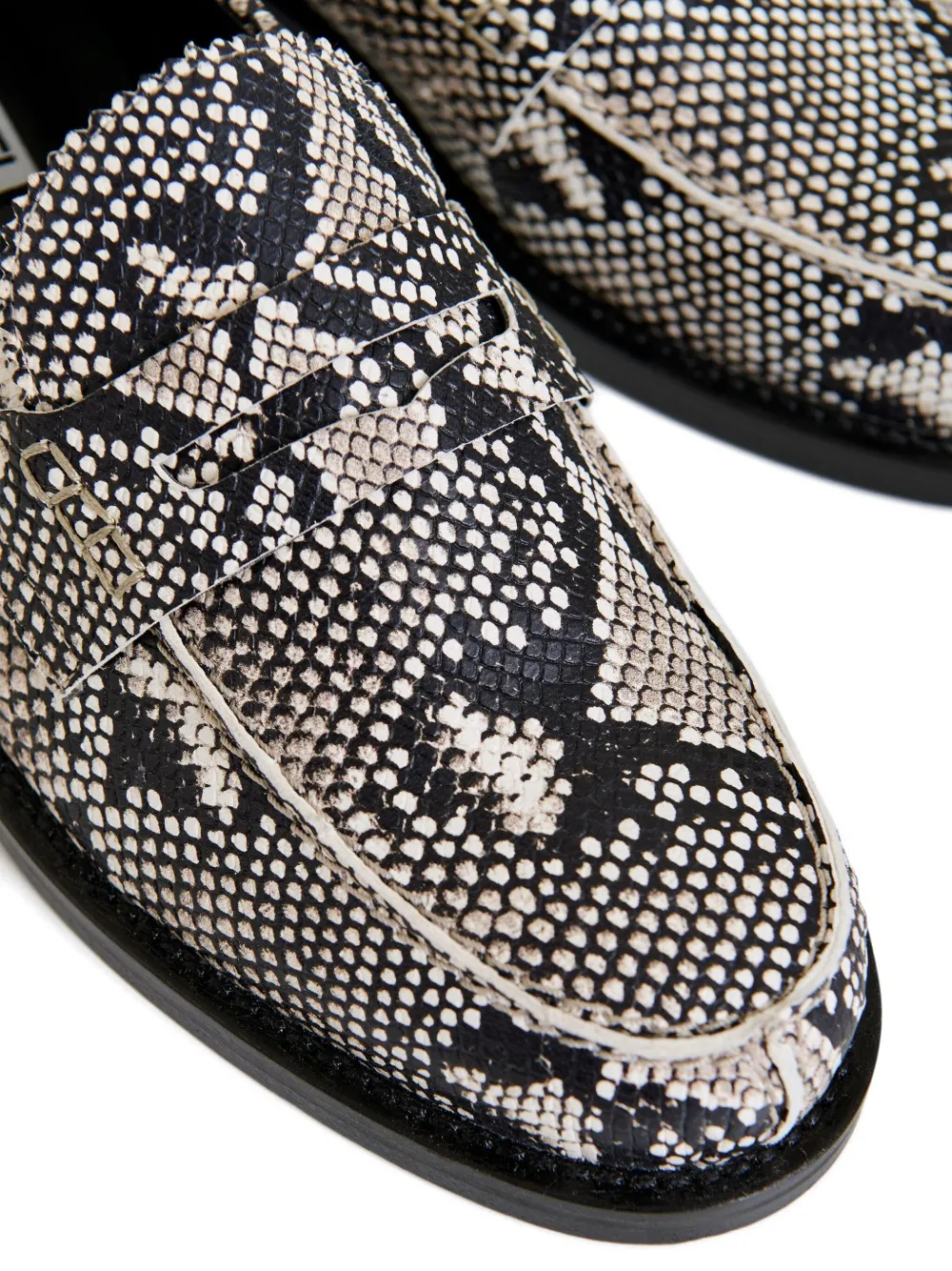 Essentiel Antwerp snake-effect loafers Zwart