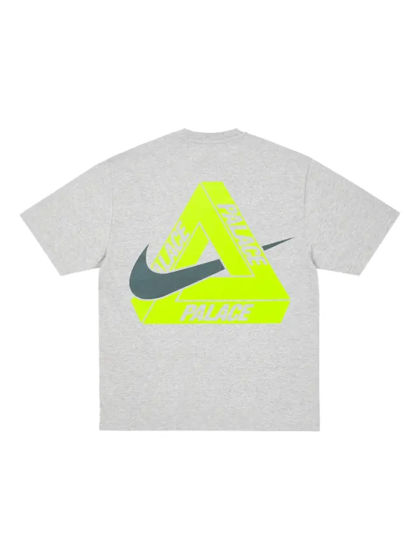 Palace x Nike Tri Swoosh Tシャツ | グレー | FARFETCH JP