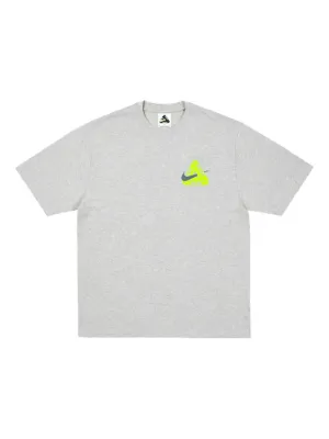 Palace x Nike Tri Swoosh T-Shirt | Grey | FARFETCH Palace x Nike Tri Swoosh T-Shirt | Grey | FARFETCH