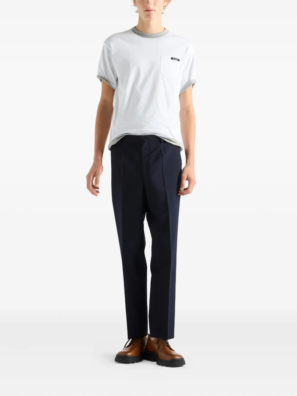 Prada T-shirt met logodetail - Grijs