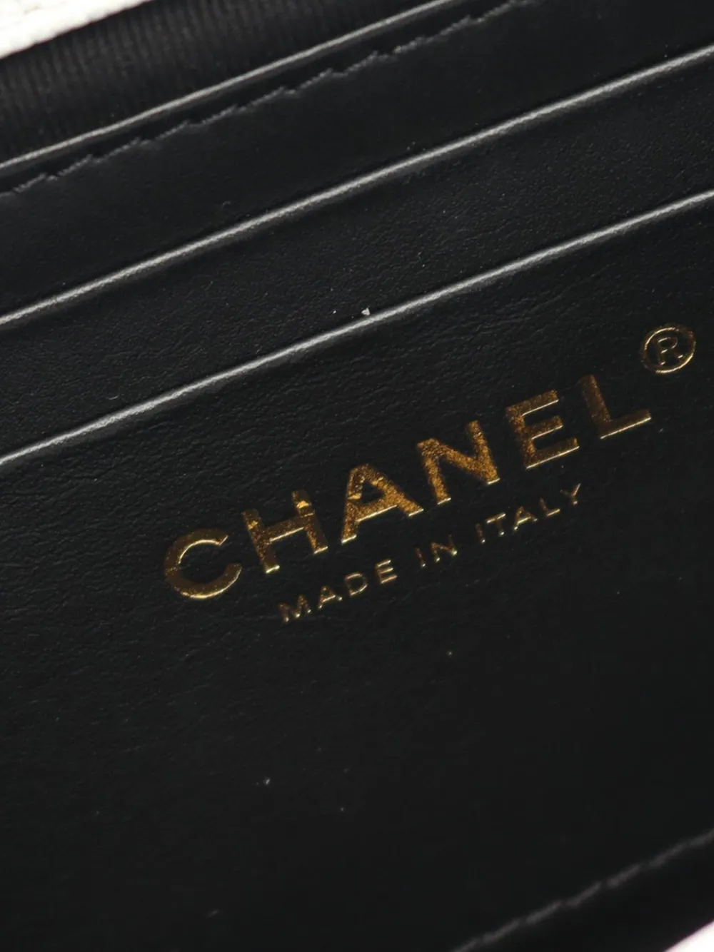 Pre-owned Chanel 2021-2025 Quilted Caviar Handy Box Vanity Case With Chain Satchel In White