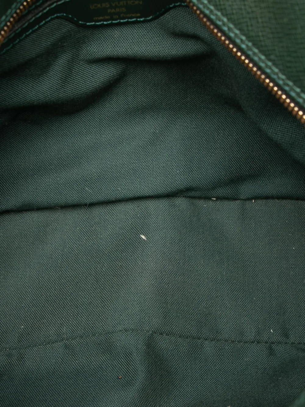 Pre-owned Louis Vuitton 2001 Taiga Reporter Pm Crossbody Bag In Green