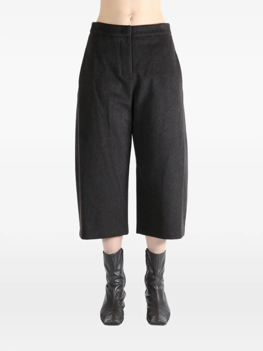Amomento AM25FWW05PT Trousers | Cropped Pants | Image 2