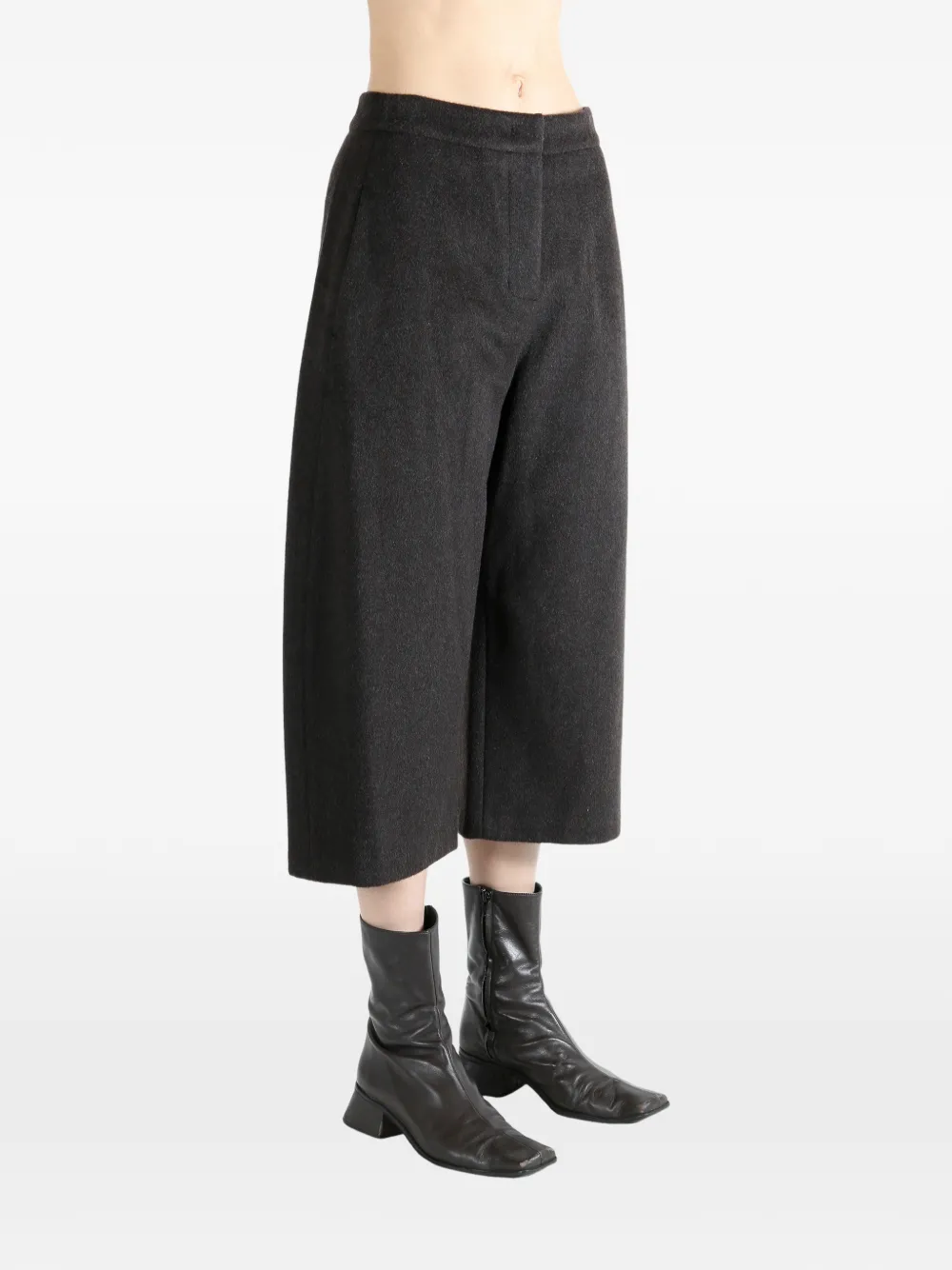 Amomento Am25fww05pt Trousers In Brown