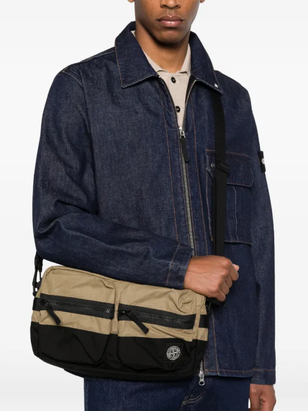 Stone Island ロゴ ショルダーバッグ | ニュートラル | FARFETCH JP