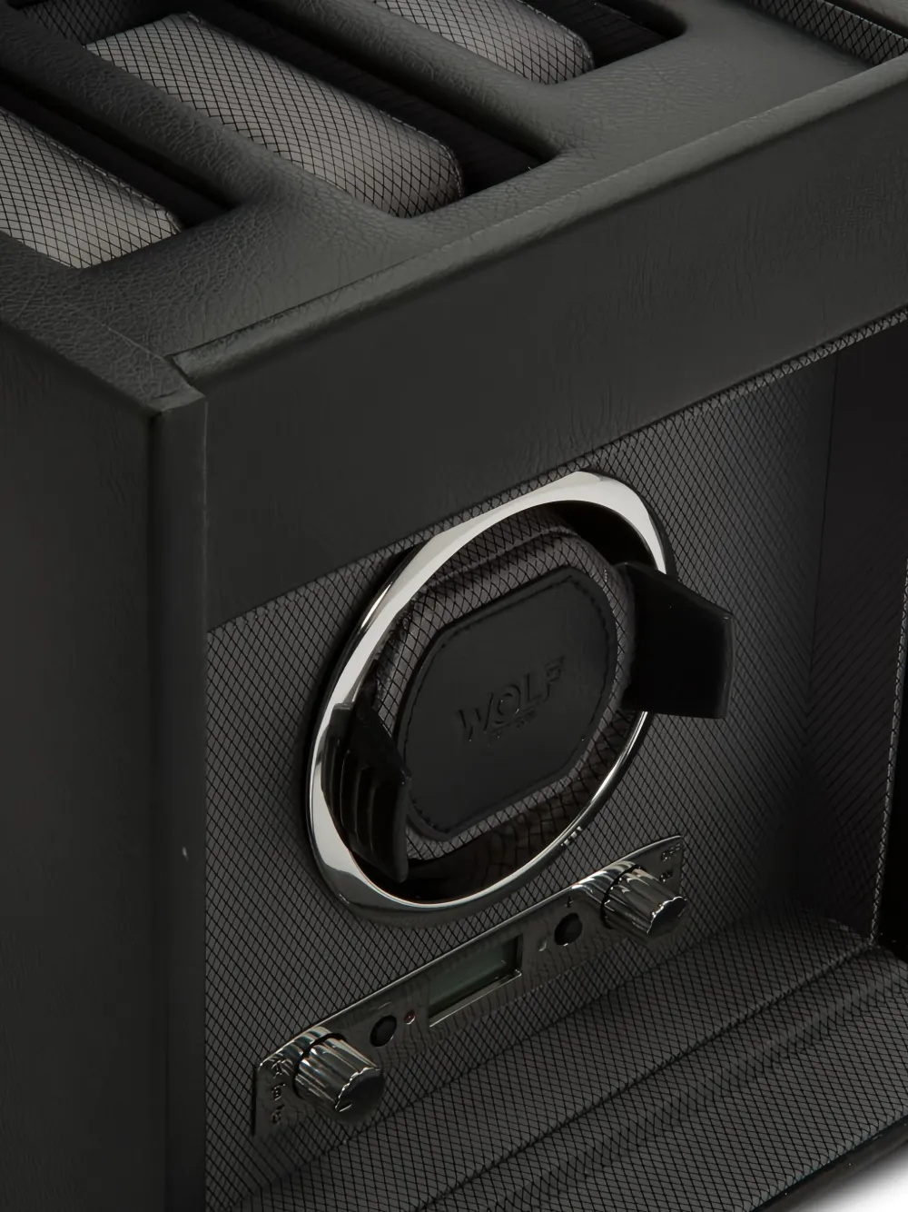 Wolf Viceroy Single-storage Watch Winder (22.6cm X 19.7cm) In Black
