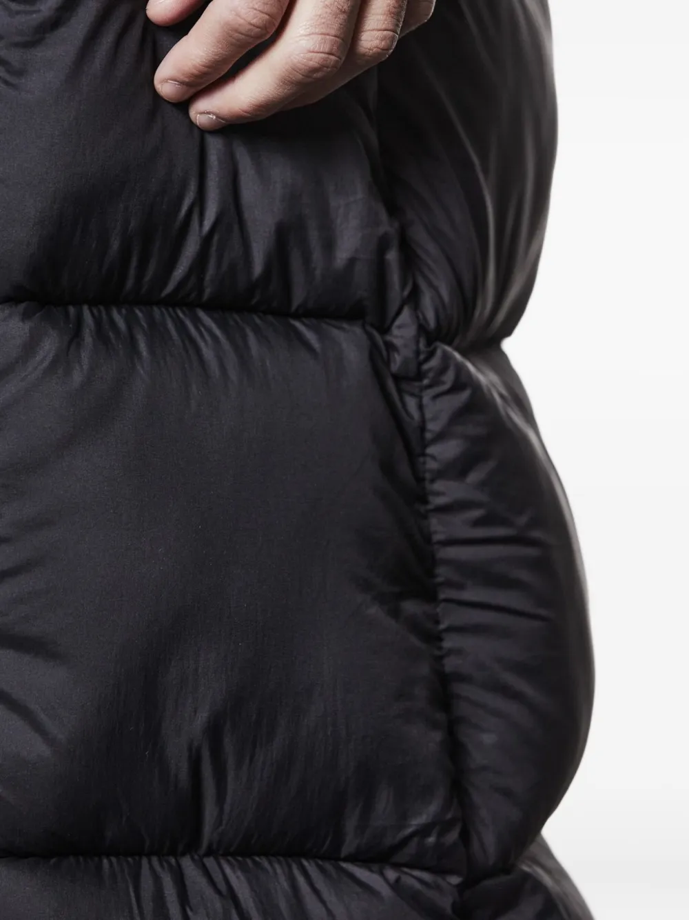 Thom Krom Gewatteerde jas met capuchon Zwart