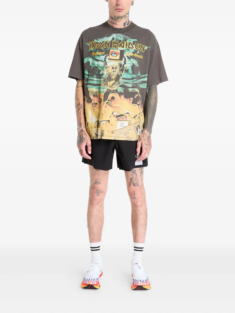 Represent playera Holy Smoke en colaboración con Iron Maiden | Playeras | Image 2