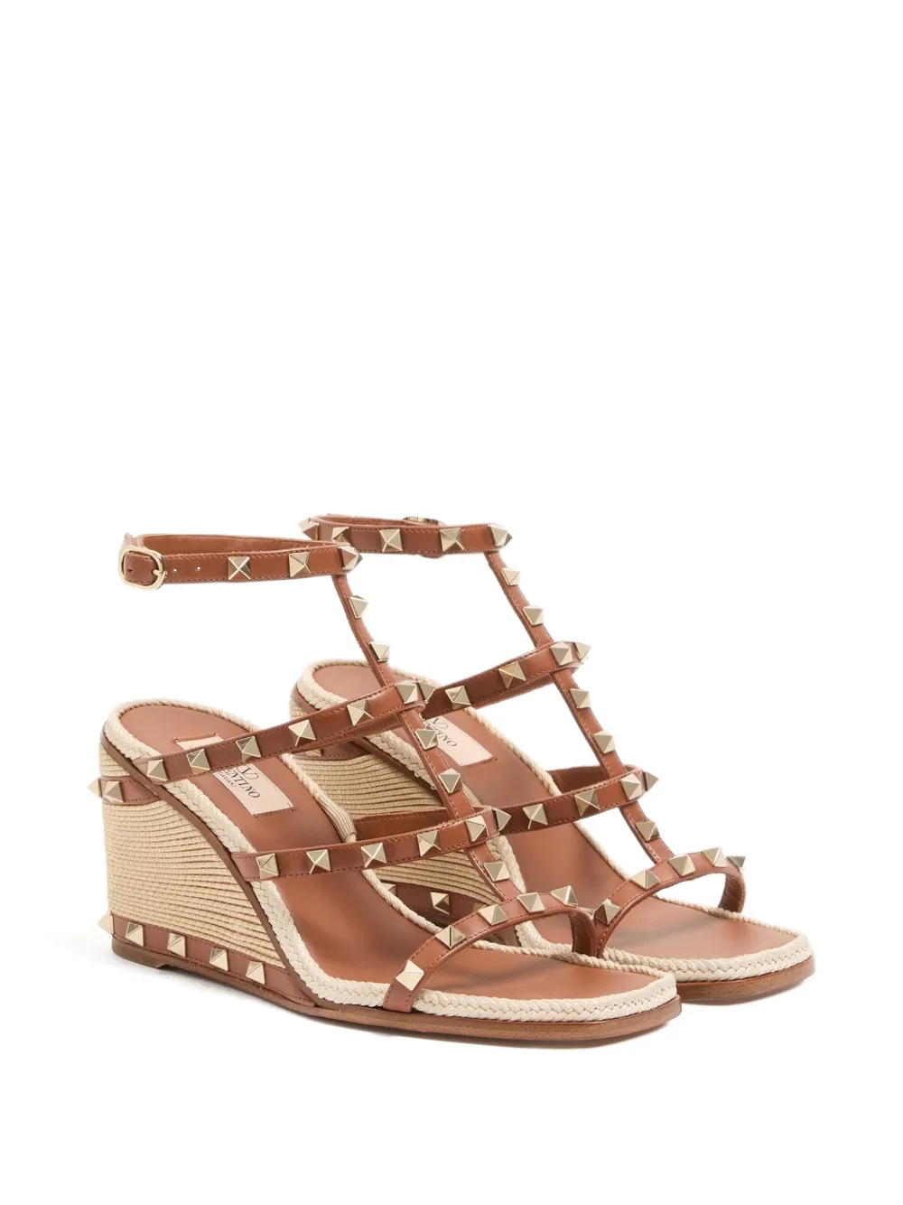 Valentino Garavani Rockstud sandalen met sleehak en borduurwerk Bruin