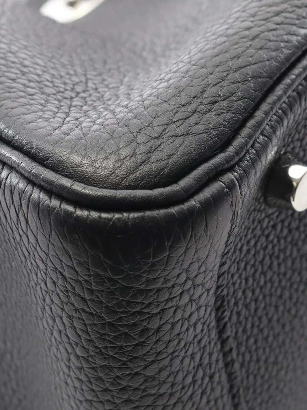 Pre-owned Hermes 2016 Taurillon Clemence Lindy 30 Shoulder Bag In Black