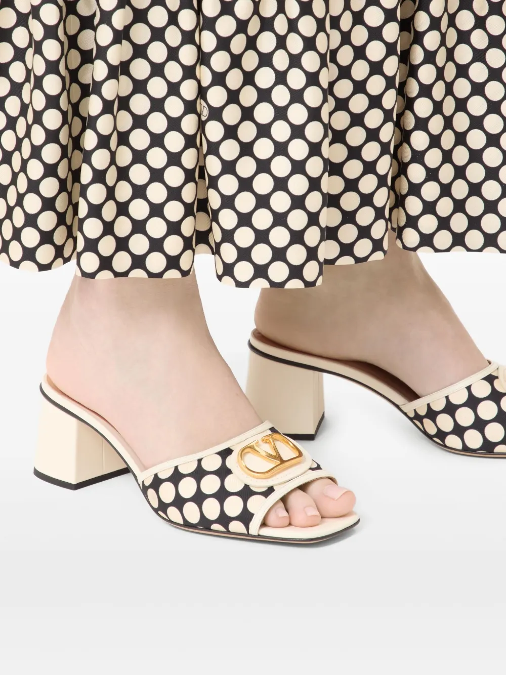 Valentino Garavani Sandalo Slide Vlogo Signature In Tessuto Plus De Pois 60mm In Multi