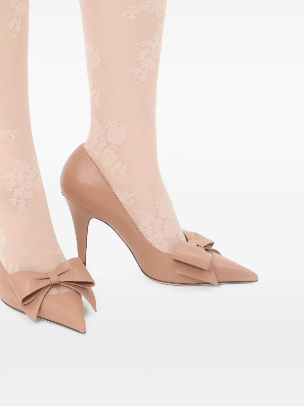 Valentino Garavani 100 mm Bowow leren pumps Beige