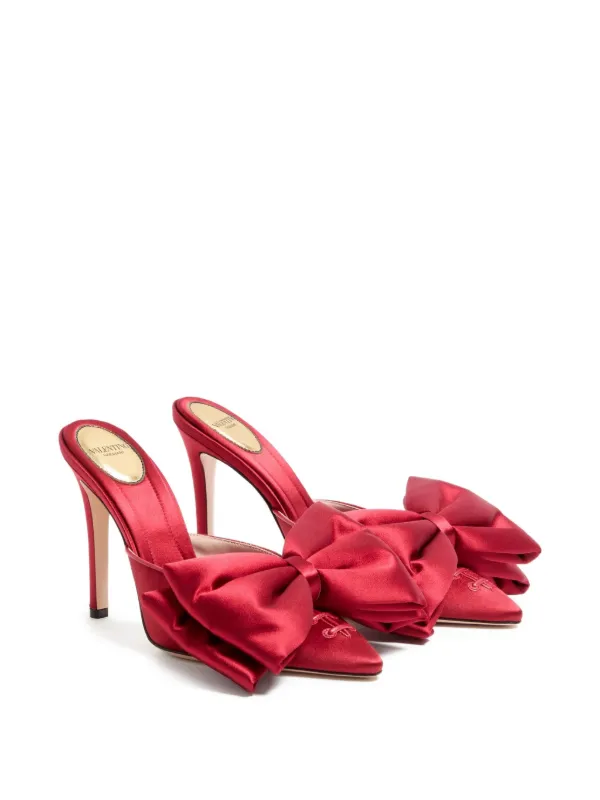 Valentino Garavani Yolande サテンミュール | レッド | FARFETCH JP