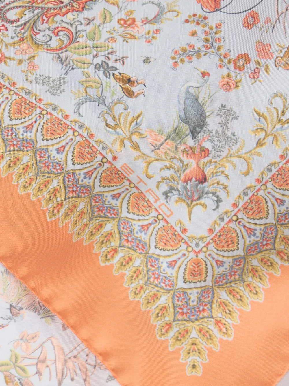 ETRO flora-fauna motif silk scarf - Wit