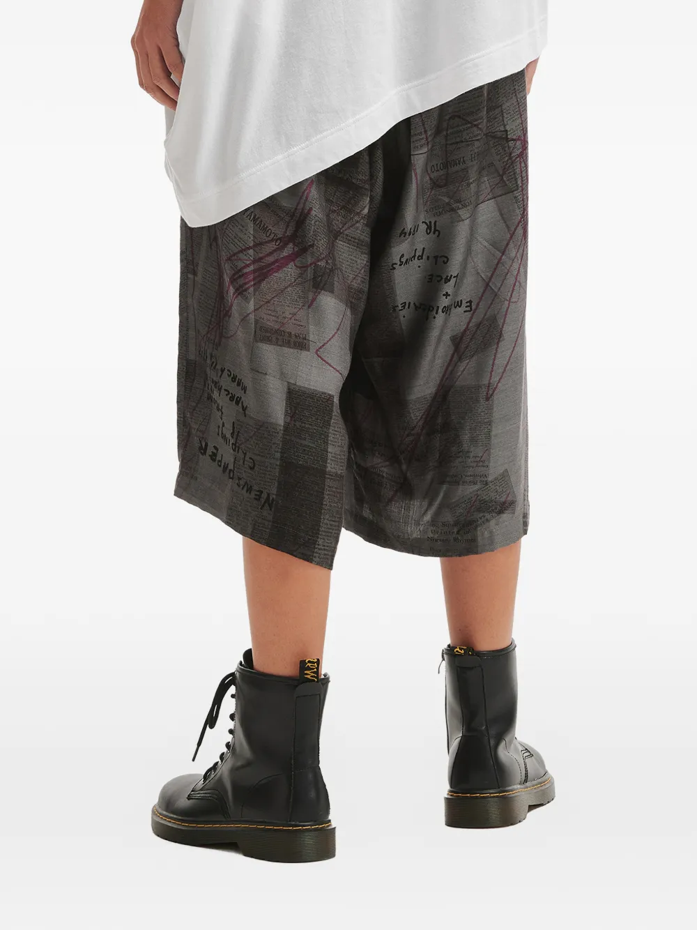 Y's Broek met wijde pijpen en krantenprint Grijs