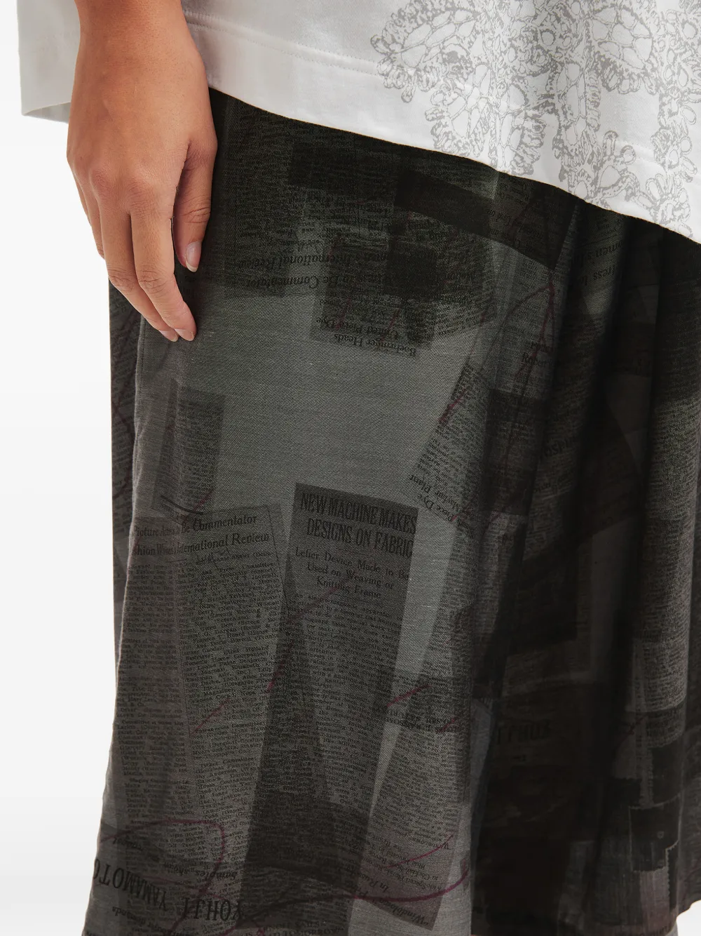 Y's Broek met wijde pijpen en krantenprint Grijs