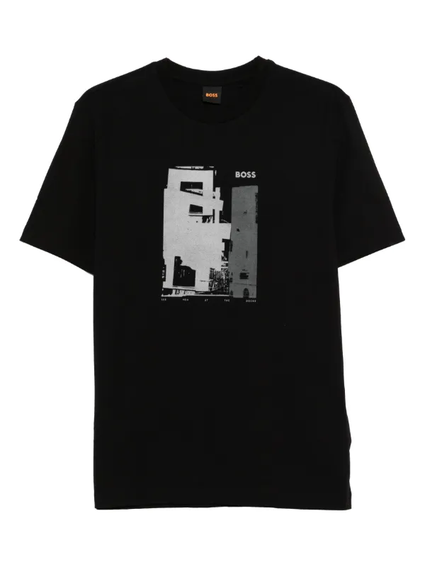 BOSS ブラック 襟付きTシャツ BOSS グラフィック Tシャツ | ブラック | FARFETCH JP