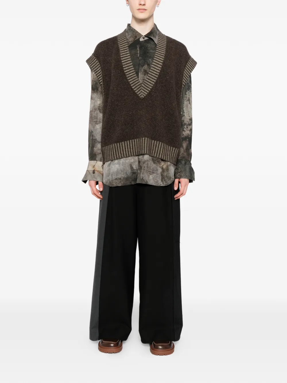 Ziggy Chen Mouwloze top met V-hals - Bruin