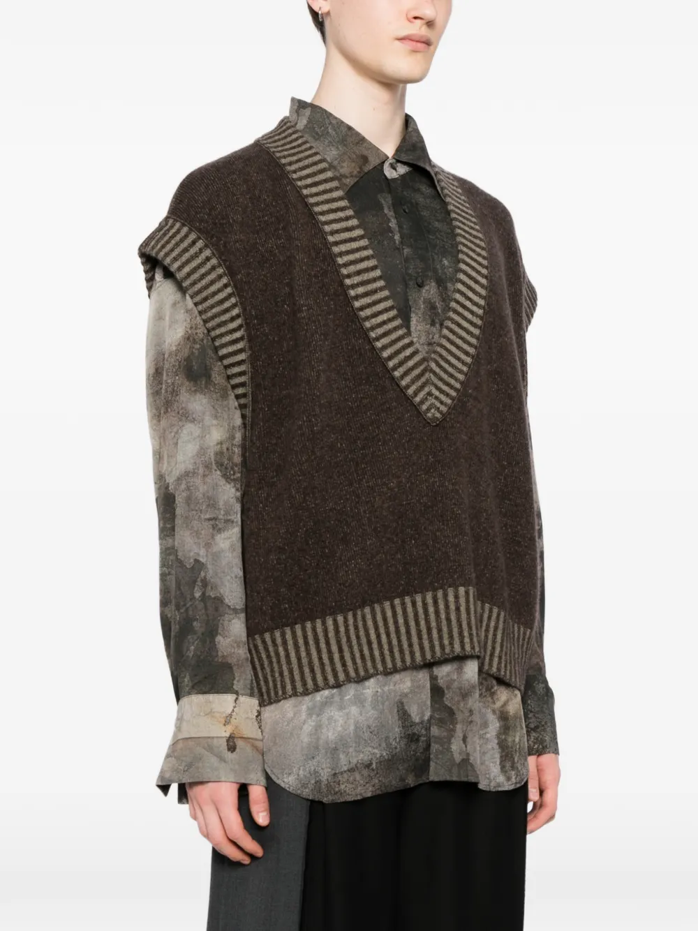  Ziggy Chen Sleeveless V-neck Vest - Brown 