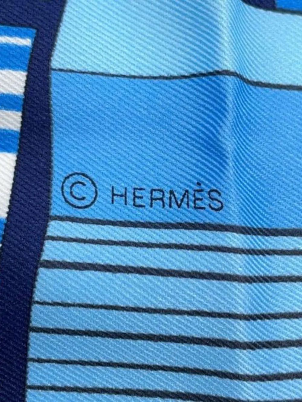 Hermès Pre-Owned mascada de seda Minuit Au Faubourg 2000-2025 | Image 2