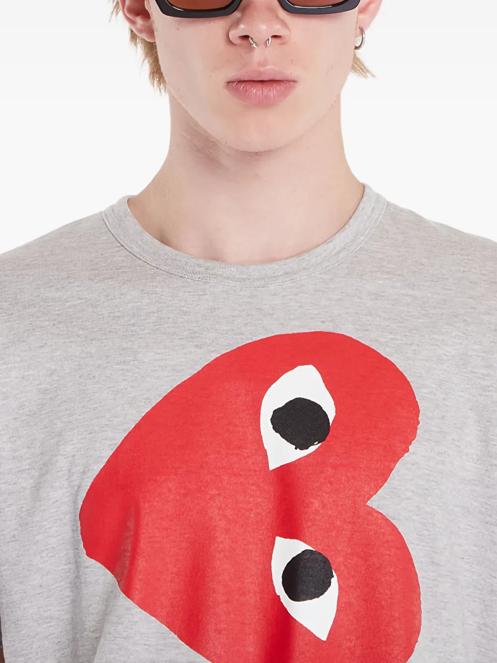 Comme Des Garçons Play Sideways heart T-shirt Grijs