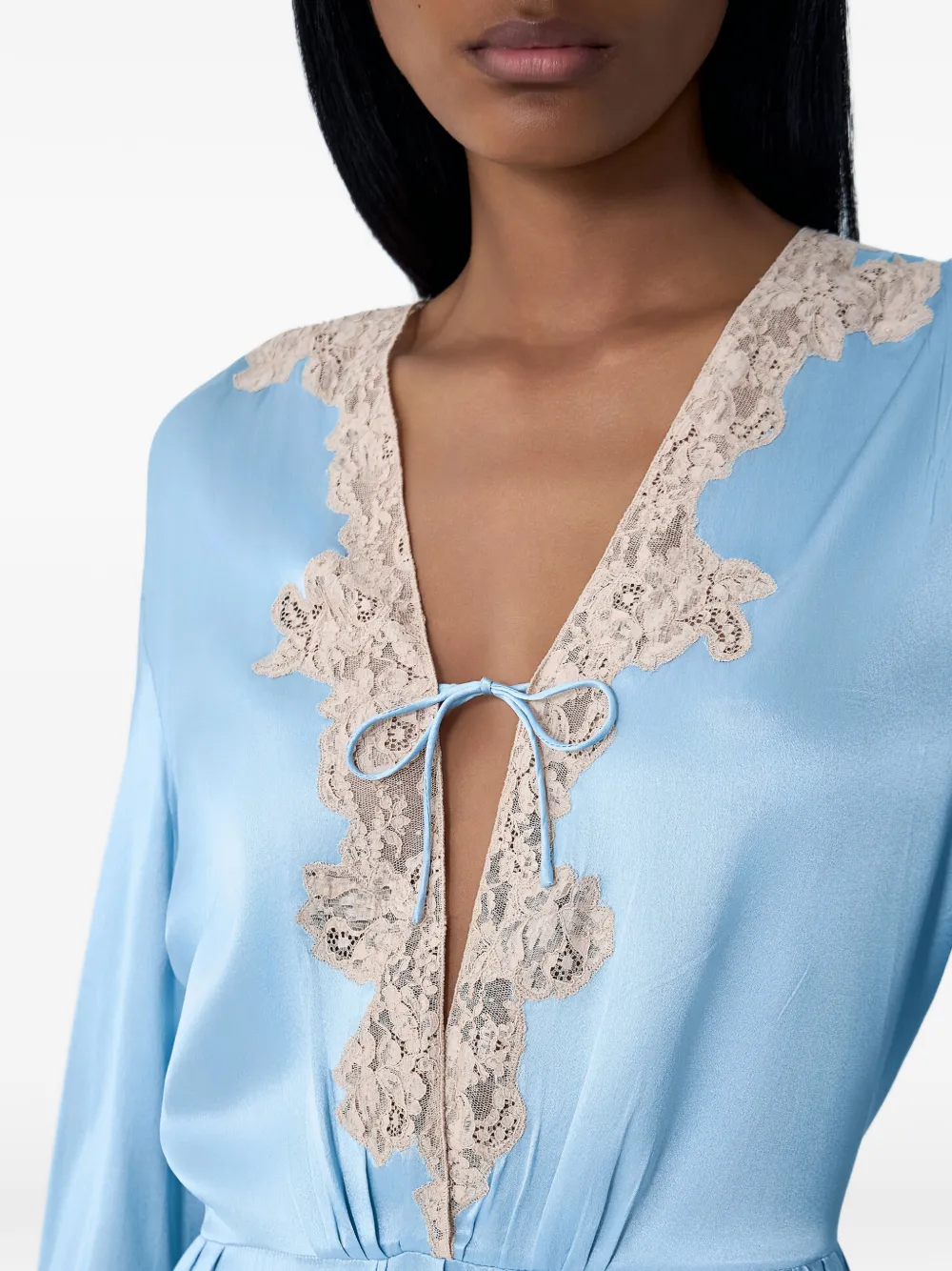 Prada Kanten satijnen midi-jurk met V-hals Blauw